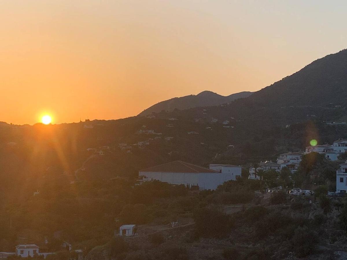 Casita Frigiliana - Stunning New Apartment With Views With Private Parking Space Exteriér fotografie