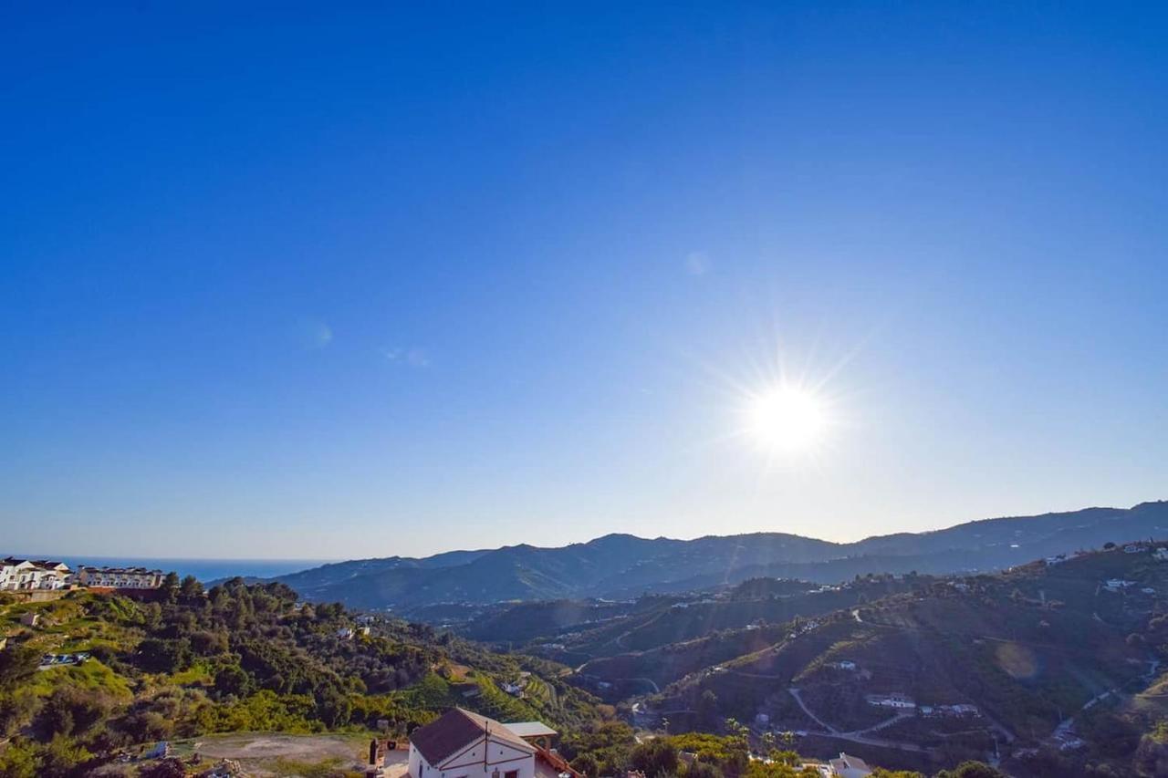 Casita Frigiliana - Stunning New Apartment With Views With Private Parking Space Exteriér fotografie